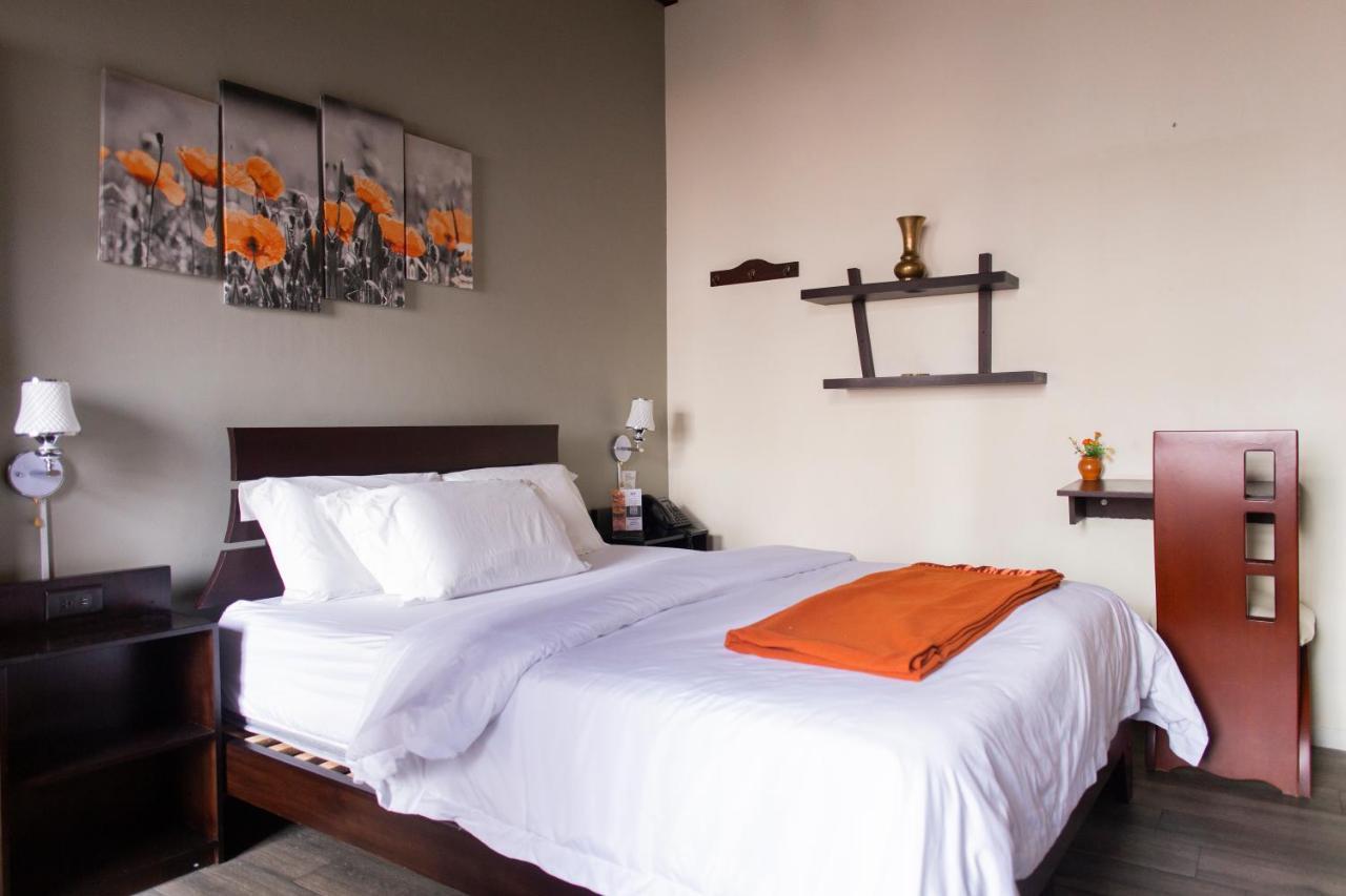 Hotel Colonial San Agustin Quito Exterior photo