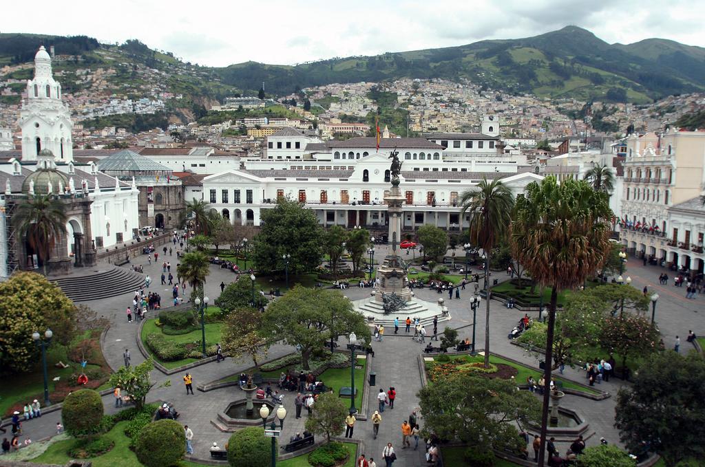 Hotel Colonial San Agustin Quito Exterior photo